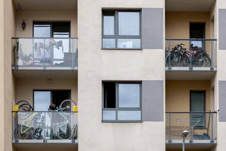Depozitare bicicleta pe balcon